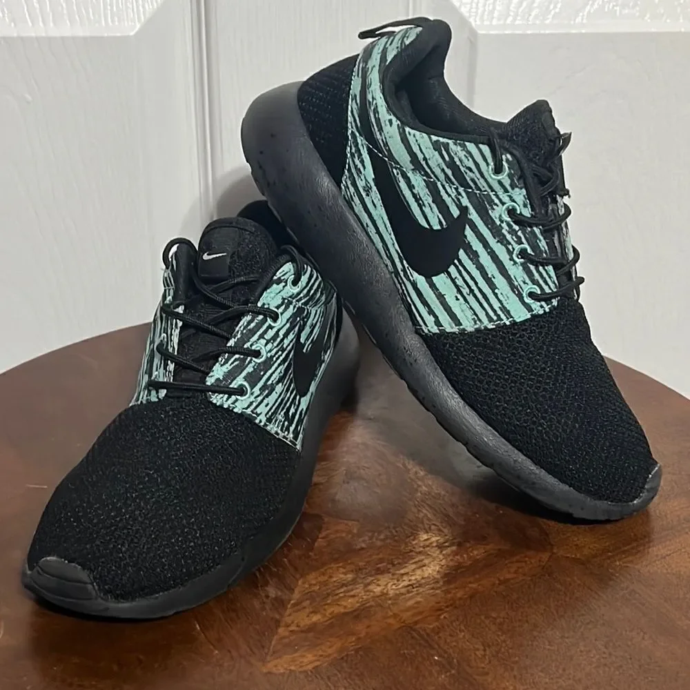 🔥🔥 NIKEiD Nike ROSHE RUN Shoes - Black/Mint - Women Sz 6 - PERFECT Condition